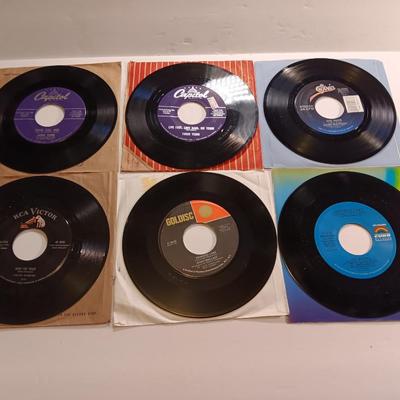 Vinyl albums - 45 records - Porter Wagner - The Whites - Jerry Wallace - and more 45's