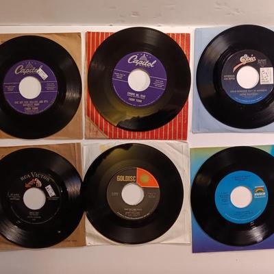 Vinyl albums - 45 records - Porter Wagner - The Whites - Jerry Wallace - and more 45's