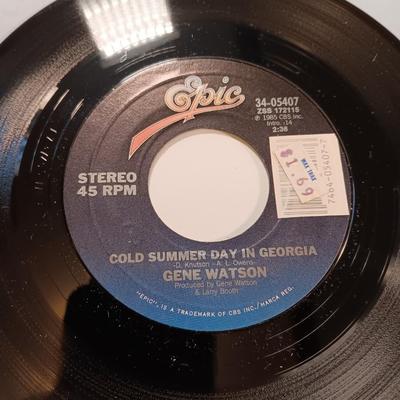 Vinyl albums - 45 records - Porter Wagner - The Whites - Jerry Wallace - and more 45's