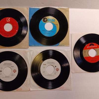 Vinyl albums - 45 records -All Hank Williams and Hank William JR.- 45's