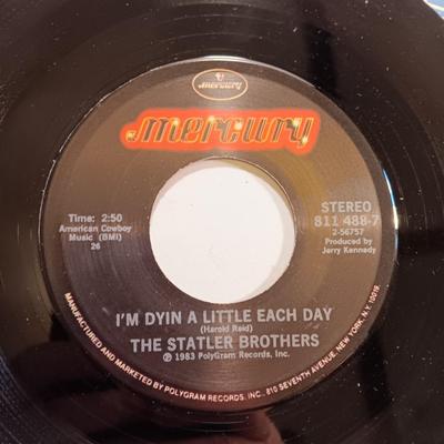 Vinyl albums - 45 records -Randy Travis - Statler Brothers - Mel Tillis and more 45's