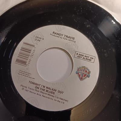 Vinyl albums - 45 records -Randy Travis - Statler Brothers - Mel Tillis and more 45's