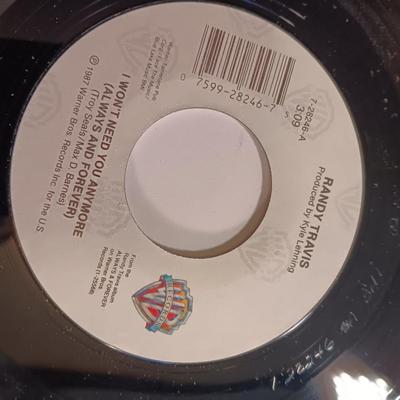 Vinyl albums - 45 records -Randy Travis - Statler Brothers - Mel Tillis and more 45's