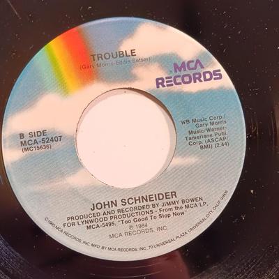 Vinyl albums - 45 records -Randy Travis - Statler Brothers - Mel Tillis and more 45's