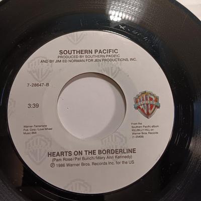 Vinyl albums - 45 records -Randy Travis - Statler Brothers - Mel Tillis and more 45's