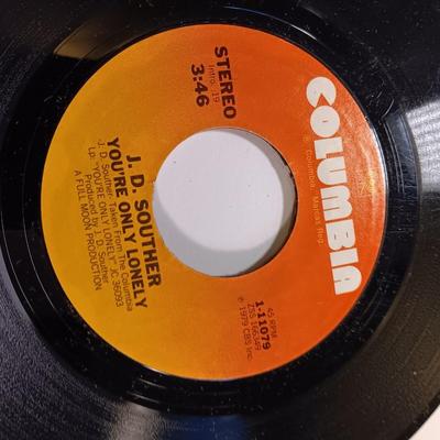 Vinyl albums - 45 records -Randy Travis - Statler Brothers - Mel Tillis and more 45's
