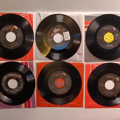 Vinyl albums 45 records - Restless Heart - Jerry Reed - The Shooters and more 45's