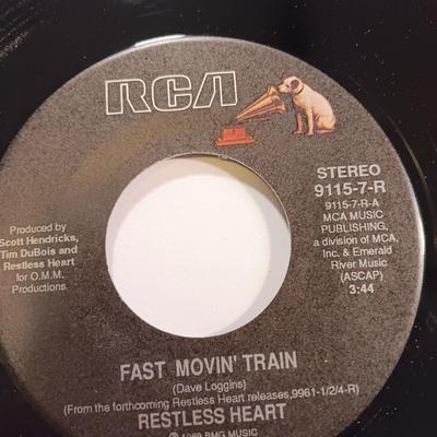 Vinyl albums 45 records - Restless Heart - Jerry Reed - The Shooters and more 45's