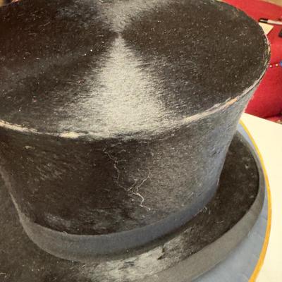 U1208 Antique Felt Beaver Brook's Brothers England Top Hat with Original Box