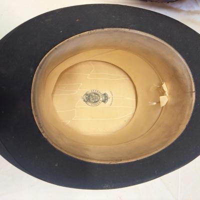 U1209 Antique French Pig Skin Leather Hat Box with Felt Top Hat