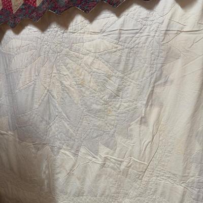 U1212 Vintage Starburst Medallion Quilt with Scalloped Edge