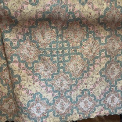 U1213 American Pacific Manor House Quilt with 2 Euro Shams