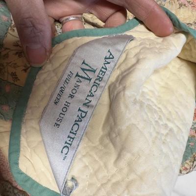 U1213 American Pacific Manor House Quilt with 2 Euro Shams