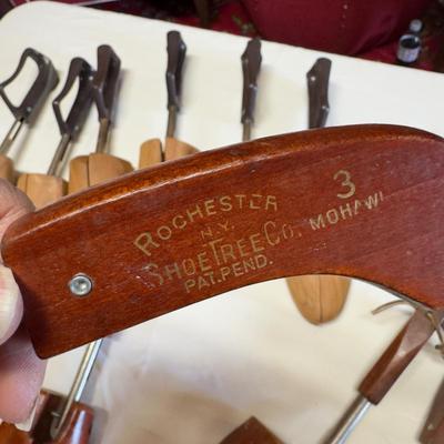 U1217 Lot of Mens Wooden Shoe Stretchers