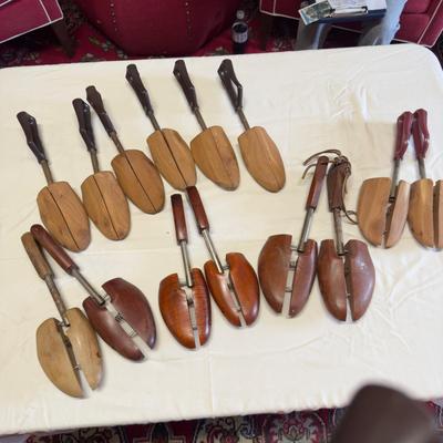 U1217 Lot of Mens Wooden Shoe Stretchers