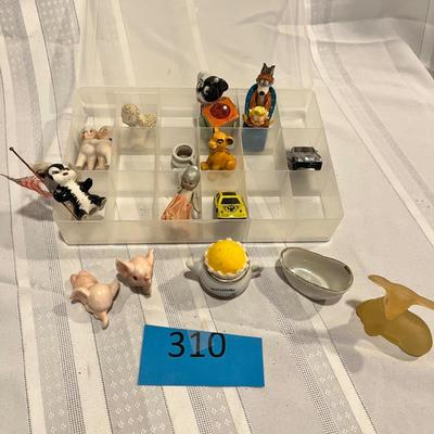 Tray of figures