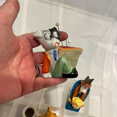 Tray of figures