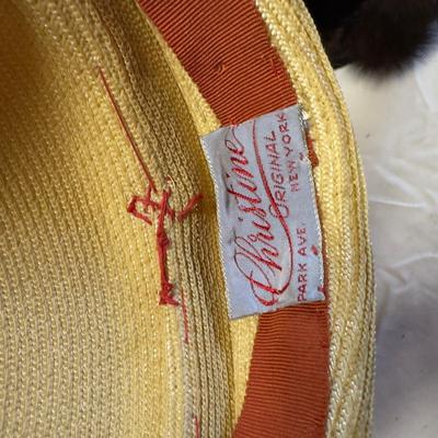 U1231 Lot of 2 Vintage Hat Boxes with Vintage Ladies Hats