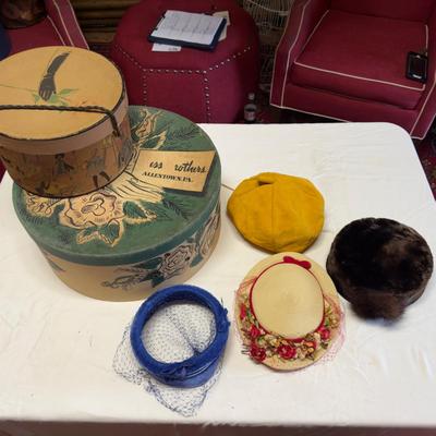 U1231 Lot of 2 Vintage Hat Boxes with Vintage Ladies Hats