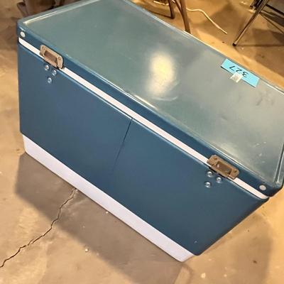 Vintage metal Coleman Cooler