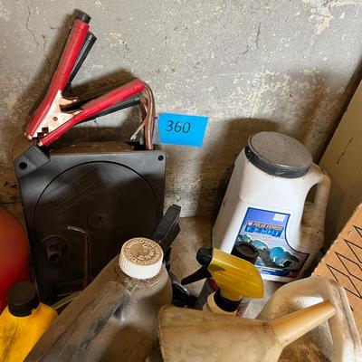 Bucket for automotive stuff