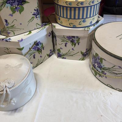 U1236 Lot of Vintage Assorted Hat Boxes