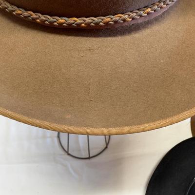 U1239 Vintage Stetson Gun Club Hat, Two Berets, Polo Scarf