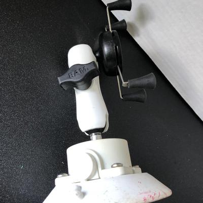 Sea Sucker Vacuum Mount Boat Device