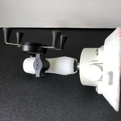Sea Sucker Vacuum Mount Boat Device