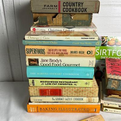 U1055 Large Vintage Cookbook Lot