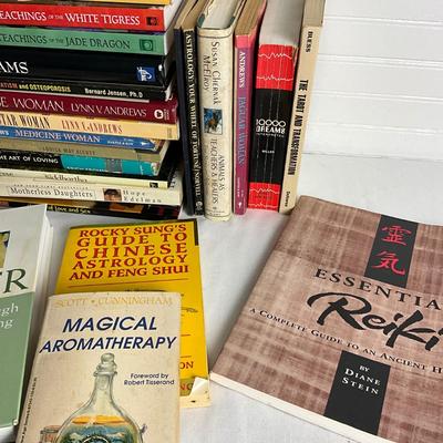 U1056 New Age/Metaphysical Book Lot