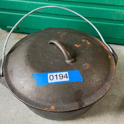 Cast Iron Dutch Oven With Handle
