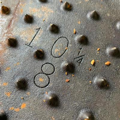 Cast Iron Dutch Oven With Handle