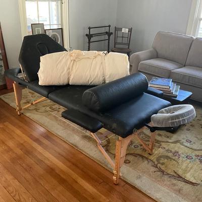H1066 "Best Massage" Table for Travel with Attachments