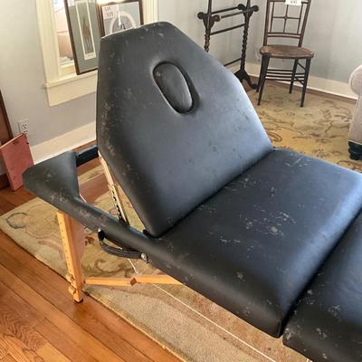 H1066 "Best Massage" Table for Travel with Attachments