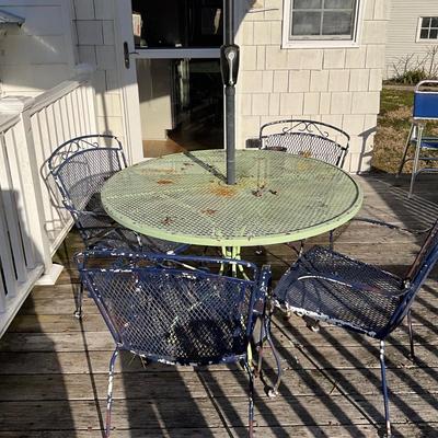O1067 Outdoor Metal Table and Chairs with Red Umbrella