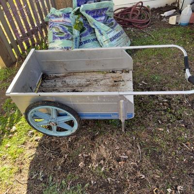 O1105 FOLD-IT Aluminum Folding Garden Cart