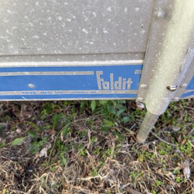 O1105 FOLD-IT Aluminum Folding Garden Cart