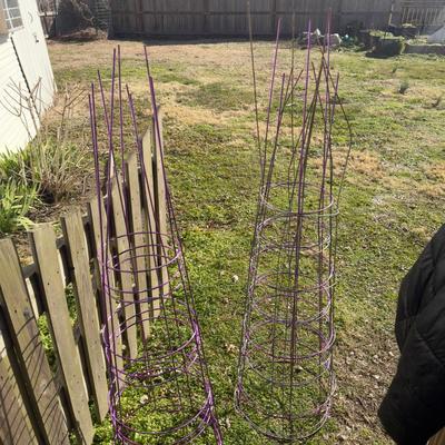 O1106 Lot of 6 Tomato Cages