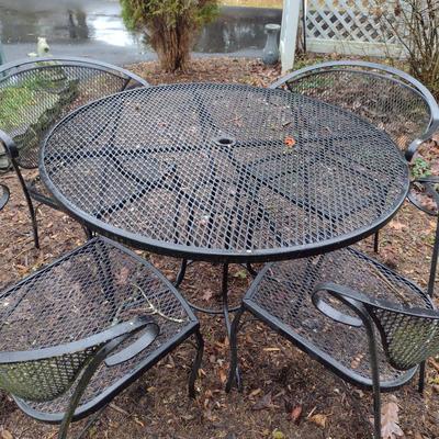 Black Metal Mesh Outdoor Table and Four Chairs