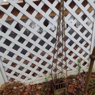 Metal Garden Topiary Trellis on Planter Box