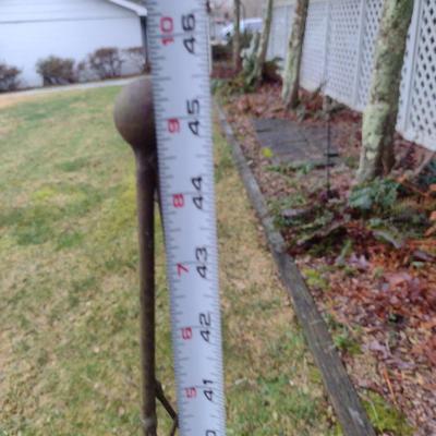 Metal Garden Topiary Trellis on Planter Box