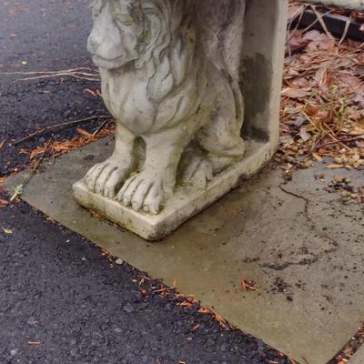Concrete Garden Sitting Bench with Lion Design Supports