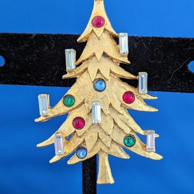 Vintage Sphinx of England Christmas tree with candles Costume jewelry pin