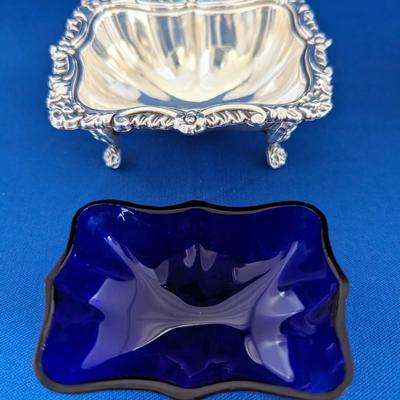 Set of 2 Barker Brothers open salt cellars with cobalt blue liners and spoons Made in England