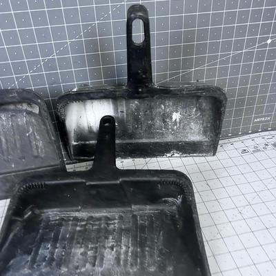 Dust pans 