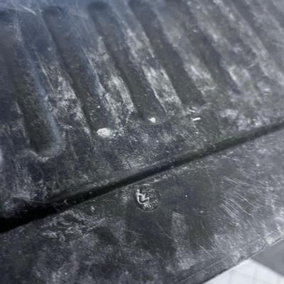 Dust pans 