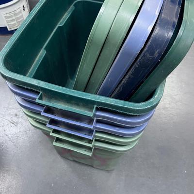 Group 2.  of 5 - 18 Gallon Rough Neck Totes