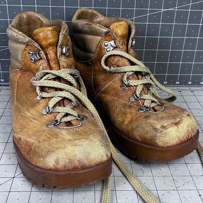 Vintage GARMONT Gum Sole Hiking Boots