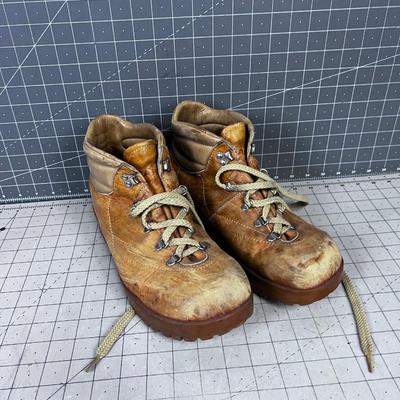 Vintage GARMONT Gum Sole Hiking Boots